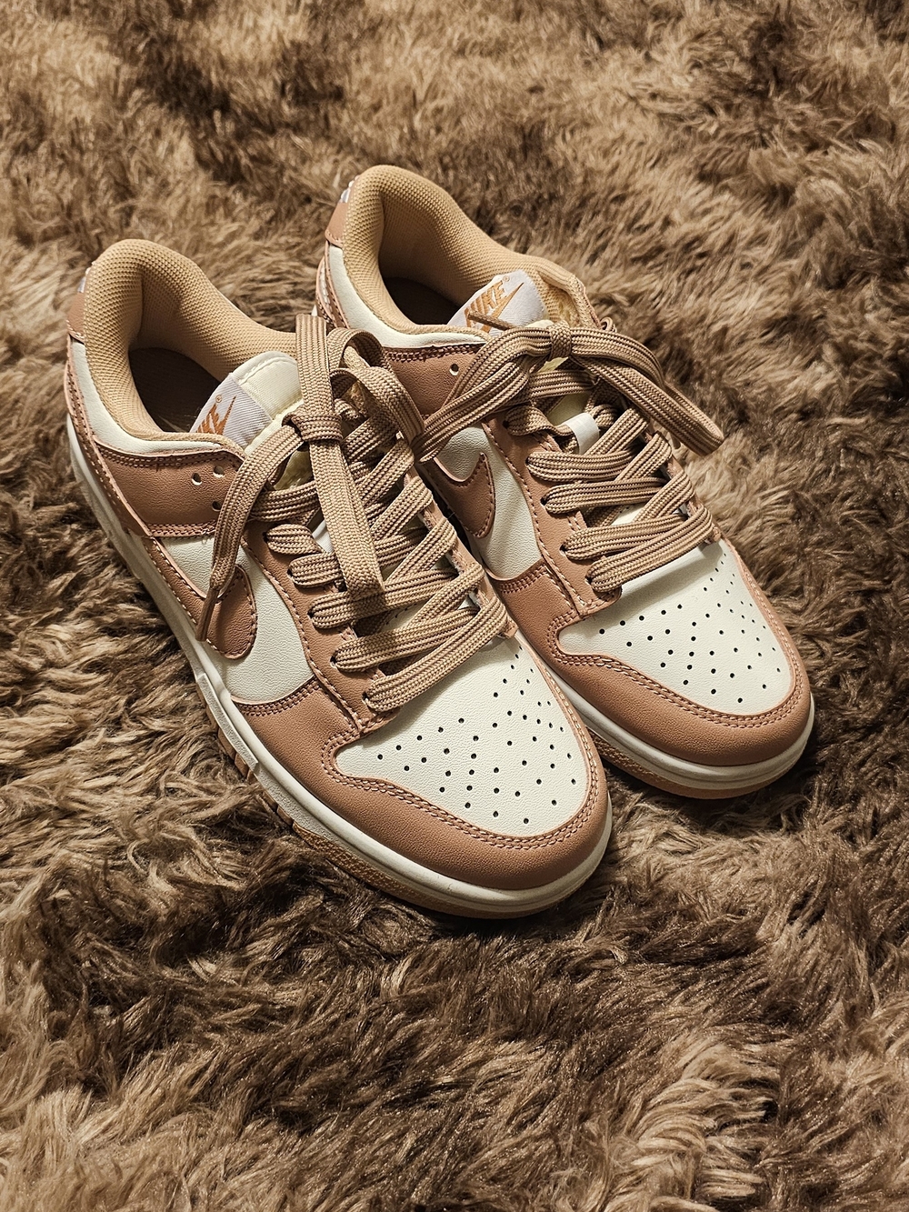 Nike Low-Top Sneakers in Cream & Tan NWOT